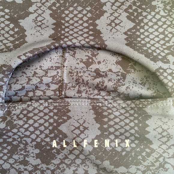 Allfenix women’s medium sports top/ bra - Picture 5 of 7